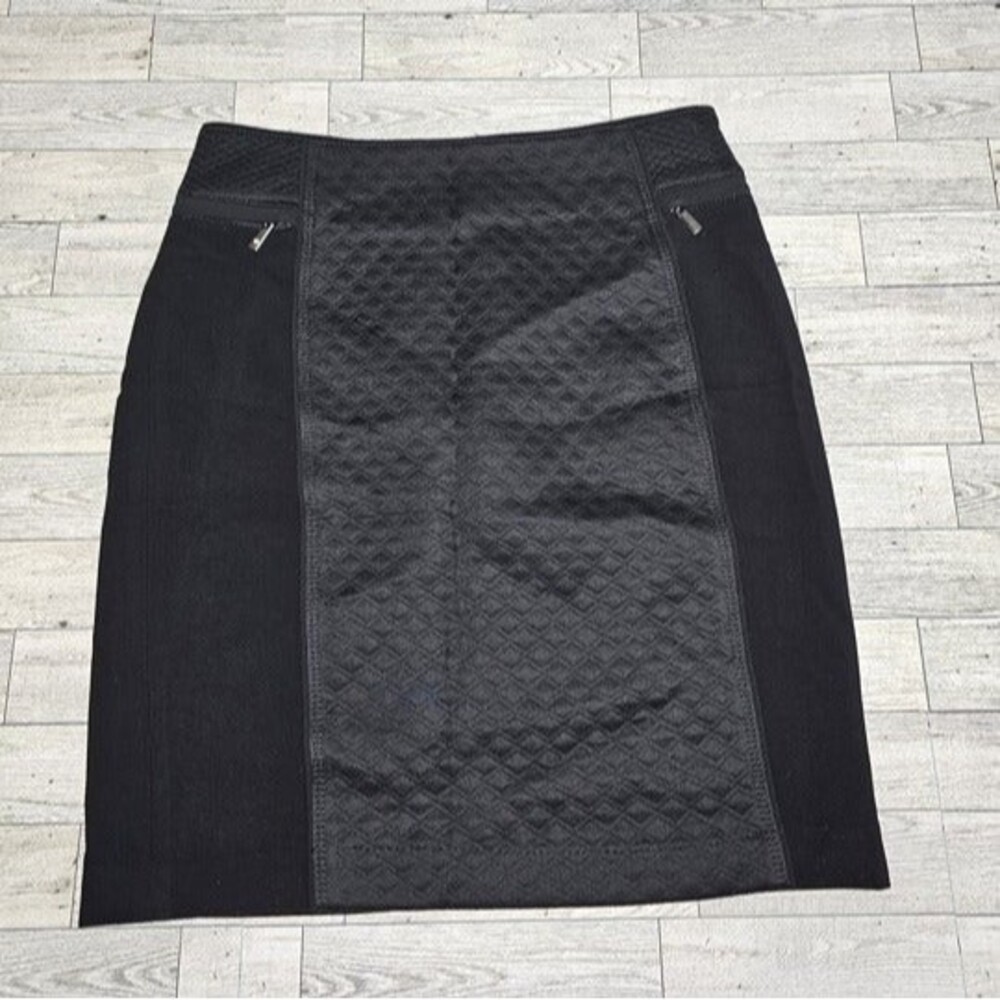 White House Black Market Black Quilted Pencil skirt, Women's Size 2